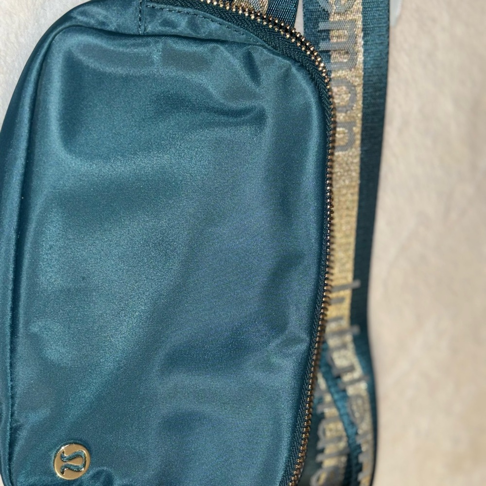 Lululemon Athletica Teal and Gold Belt Bag